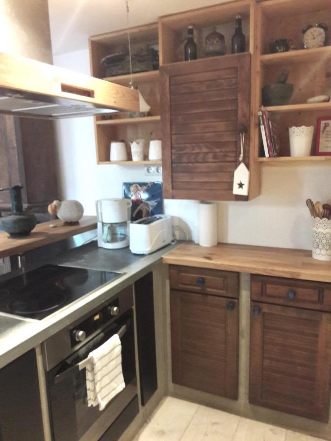 Unique, Homey With Free Parking In Lejlighed *