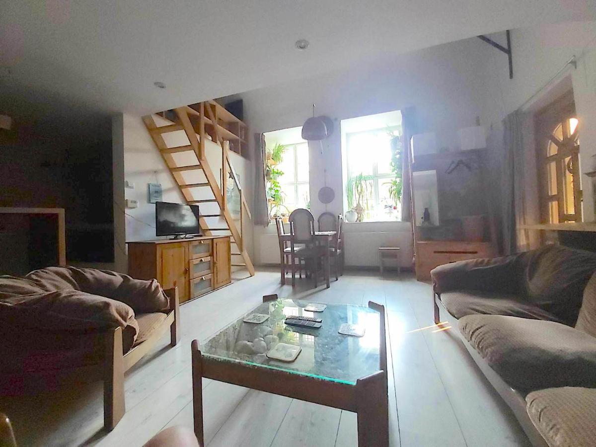 Unique, Homey With Free Parking In Lejlighed
