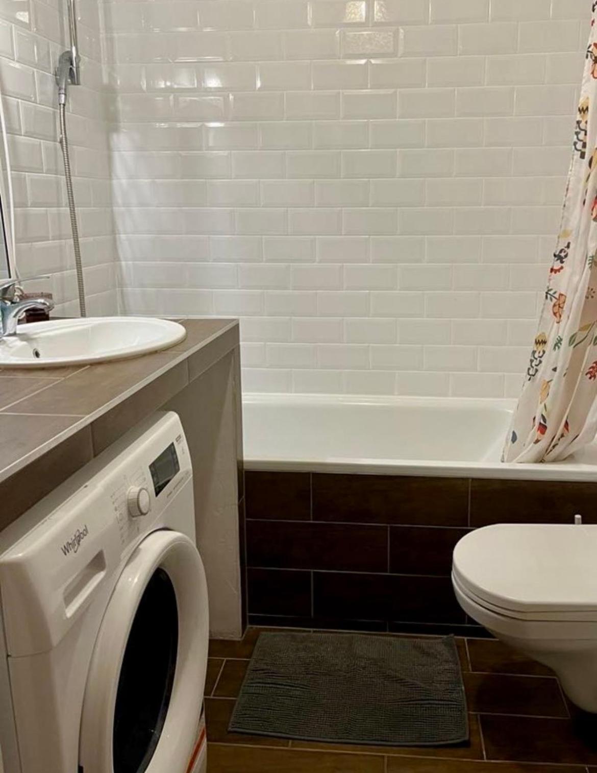 Unique, Homey With Free Parking In * Budapest