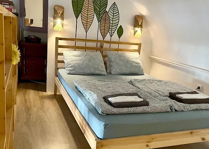 Unique, Homey Apartment With Free Parking In Central Budapest