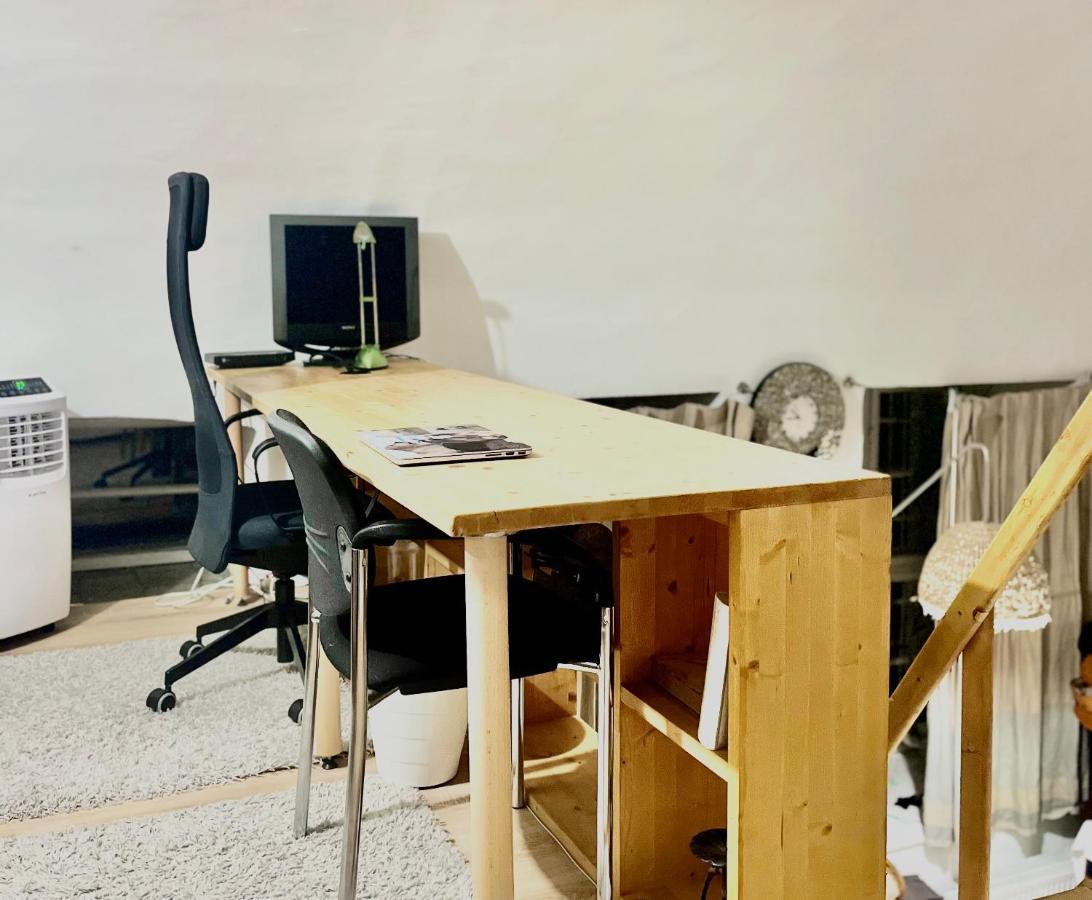 Unique, Homey With Free Parking In * Budapeste